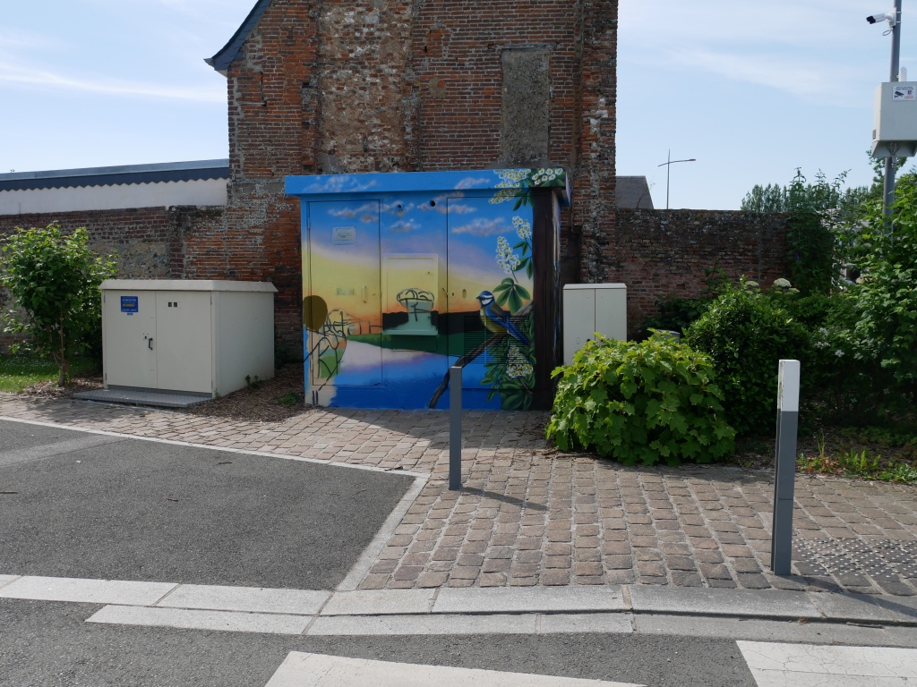 Décoration du transformateur situé à l'entré du lotissement Le Clos.
